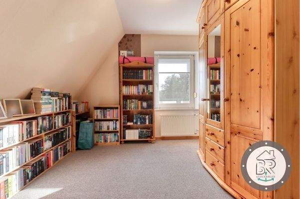 Helles Zimmer ideal für Kinder oder zum Arbeiten