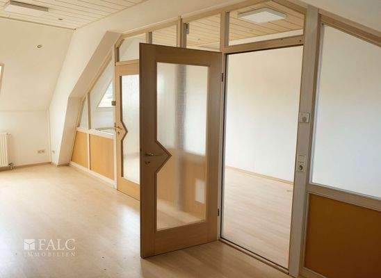 Büro Werkstatt - (KI generiert)