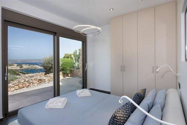 Kreta, Kokkino Chorio: Traumvilla mit makelloser Aussicht mit einer privaten Bucht zu verkaufen