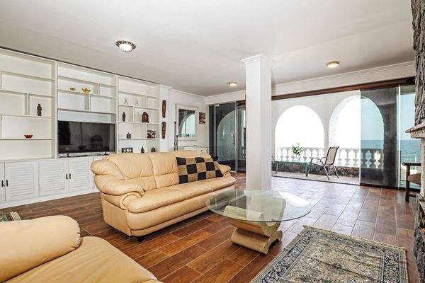 Exklusive Meerblick-Villa in erster Meereslinie von Punta Larga (7).jpeg