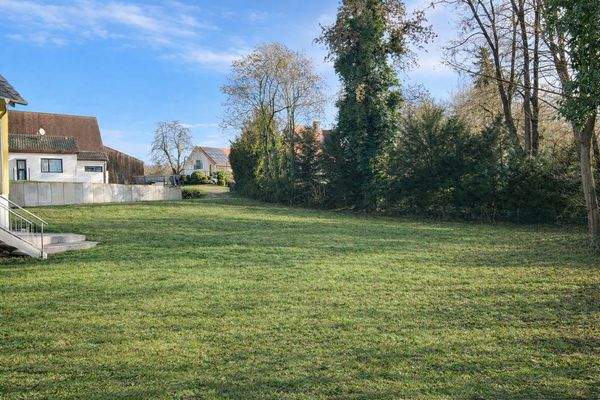 4_Grundstück_Aufnahme von unten