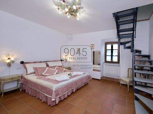 12 Hektar grosser Landsitz mit Panoramaausblick, Pool in Val di Chiana