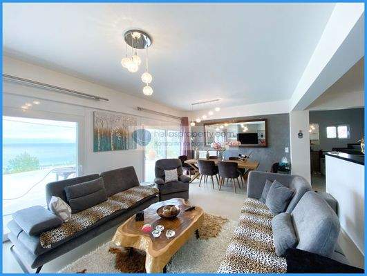 f7989fedeba744d183258d6fada50246-original