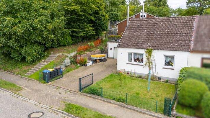 Ansicht Straße Einfahrt