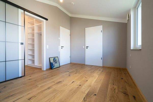 Kinderzimmer 2 mit Ankleidebereich