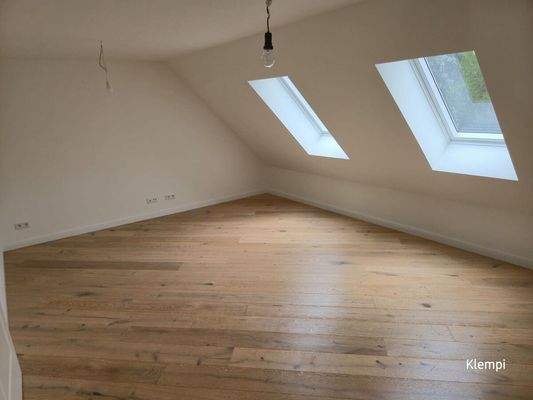 WhatsApp Image 2025-11-25 at 11.37.04 (1)