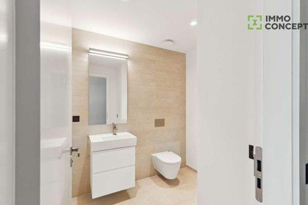 Separates Bad für Besucher