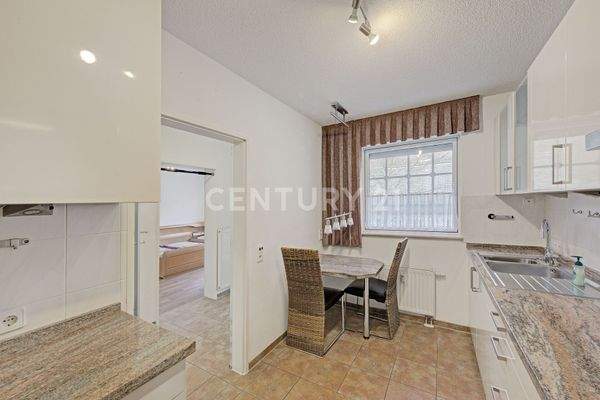 Küche mit Essbereich