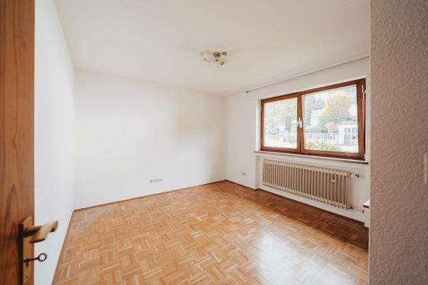 Räumlichkeiten Erdgeschoß-Schlafzimmer3