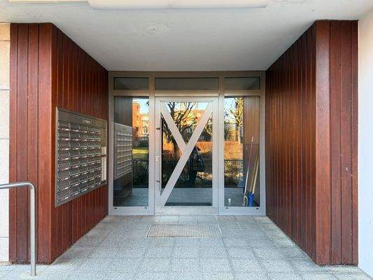 Modernisierte Eingangstür