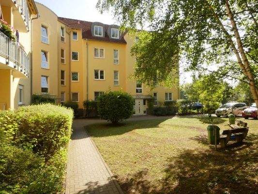  * Archivbild | Grüner Innenhof