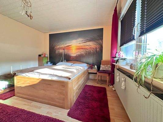 Geräumiges Schlafzimmer