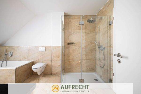 hochwertiges Ensuite-Badezimmer DG