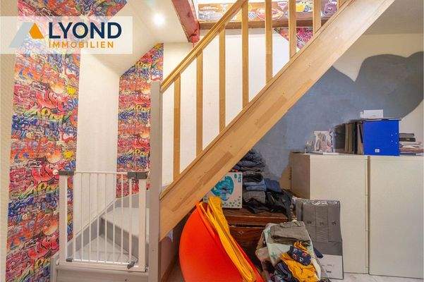 Treppe zum Dachgeschoss