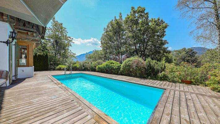 KITZIMMO-Exklusives Landhaus mit Pool in bester Lage - Immobilien Kitzbühel.