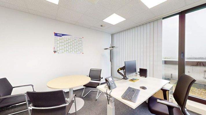 Büro mit Besprechungsmöglichkeit