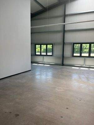 Hallenbau Geschäftsfläche  Lager gross 13.jpg
