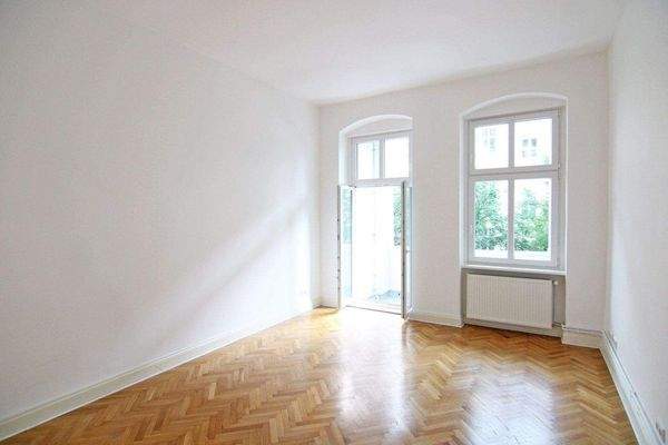 Tolles Wohnzimmer mit Balkon