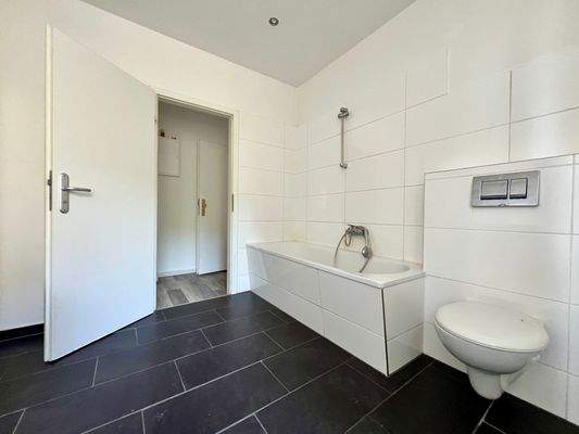 Seitenhaus - Wohnung im OG