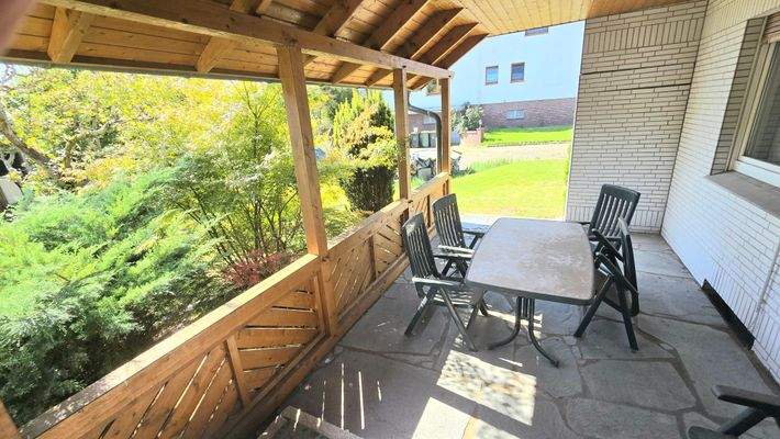 22_überdachte Terrasse.jpg