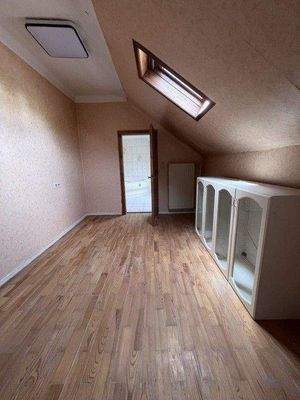 Durchgangszimmer zum Bad