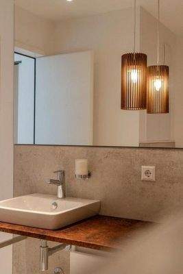 Desing Waschtisch mit Spiegel