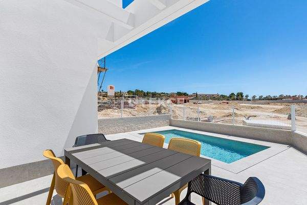 Contemporary Detached Bungalow Style Villas in Algorfa Alicante