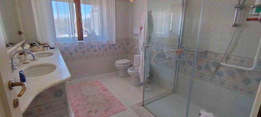 schönes Penthouse im Zentrum von Grado mit Terrasse und Parkplatz