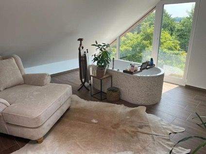 Bad mit Aussicht bis zur Eifel, im DG