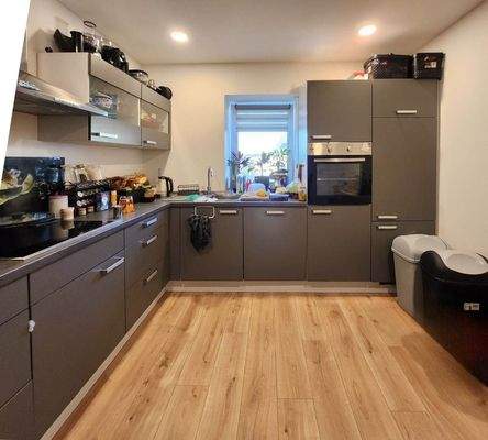 EG rechts moderne Einbauküche im Kaufpreis inbegriffen