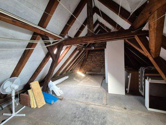 DG: noch nicht ausgebauter Raum