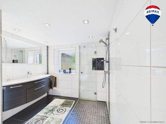 REMAX Immobilien DeLux Einfamilienhaus  Bebelsheim Bad Mark Borowicz