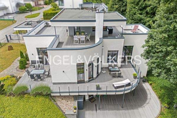 250qm Terrassenfläche auf 3 Ebenen