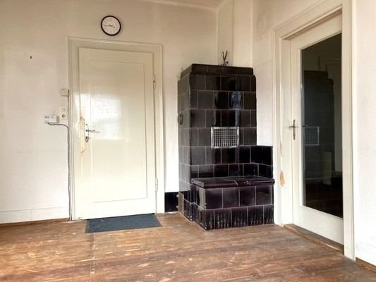 Esszimmer im EG mit Kachelofen