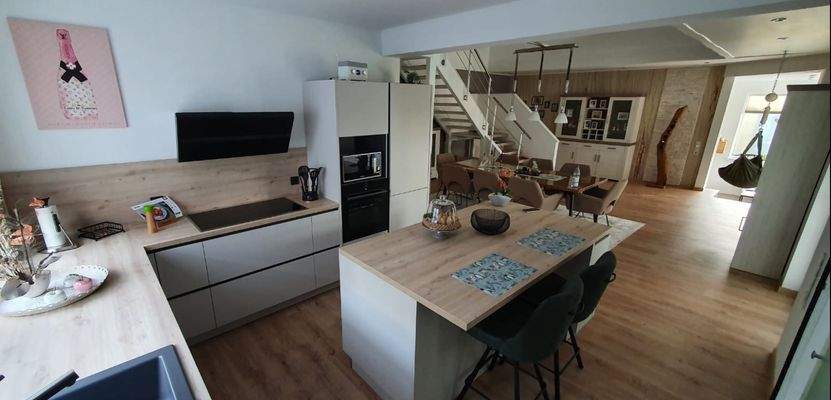 Küche mit Essbereich.jpg