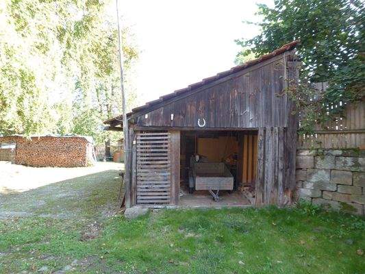 Abstellschuppen auf dem Grundstück