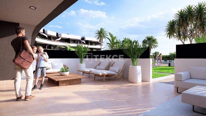 Golf Apartments with Outdoor Spaces in Los Alcázares
