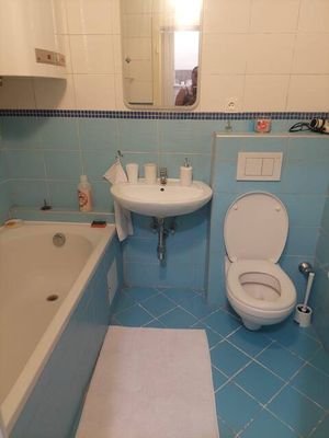 Badezimmer mit Wanne