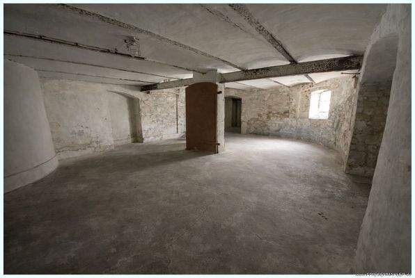 Kellerraum mit Erker