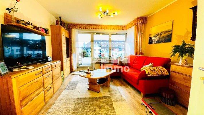 Wohn / Esszimmer / Zugang Balkon