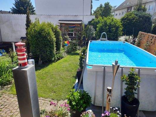 Freisitz im Sommer genutzt für den Pool