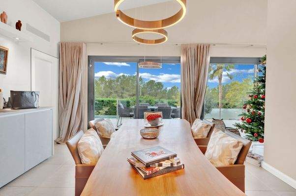 Dining area in villa in Cala Vinyes