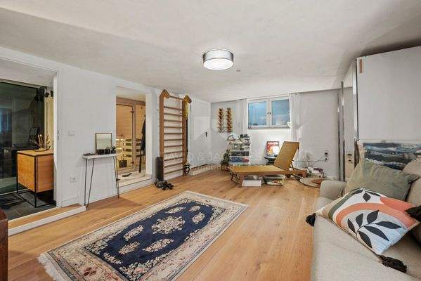 Großzügiger Hobbyraum