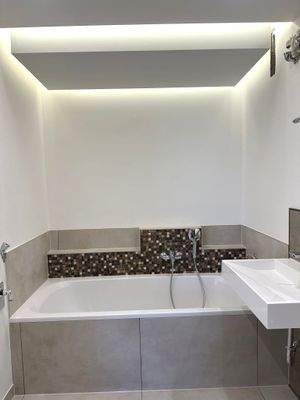 Bad mit smarter Beleuchtung