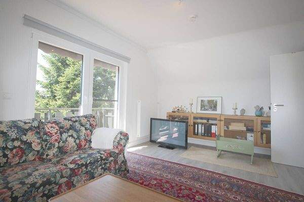 Mögliches Studio o. Eltern-Schlafzimmer DG