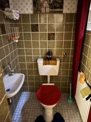 weiteres Gäste-WC im Keller