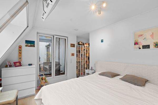 Schlafzimmer III m. Zugang Dachterrasse