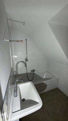 Hochwertig ausgestattetes Bad