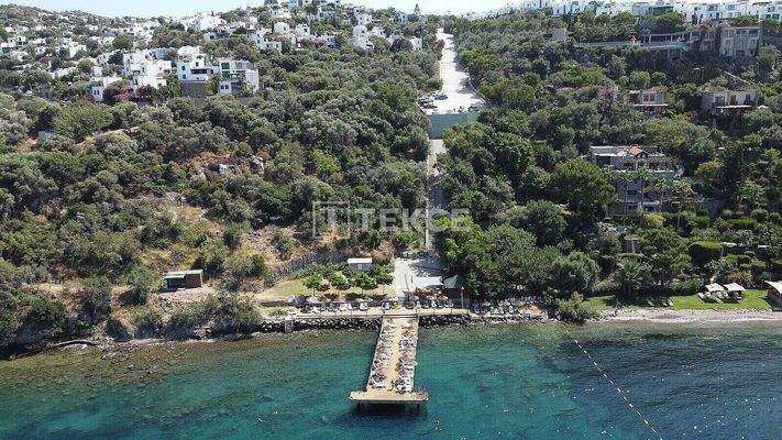 Twin Villa with Detached Garden and Sea View in Bodrum Türkbükü