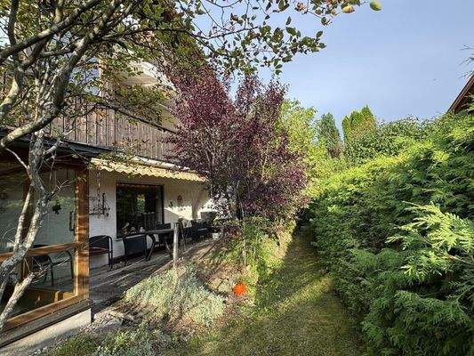 Südansicht Terrasse und südgarten